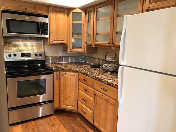 5th image of 307 Park St Unit 302