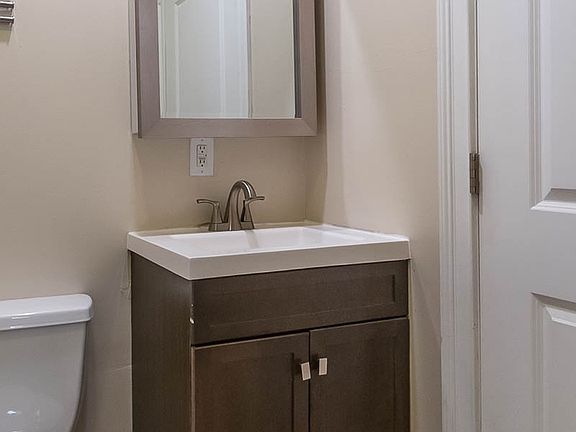 4th image of 106 E Kirkwood Ave APT 203
