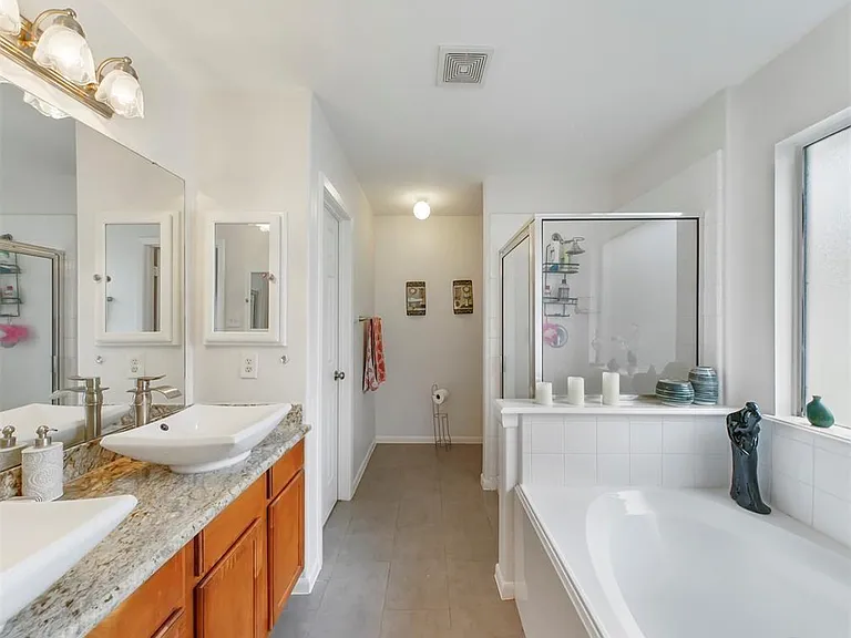 6619 Wellington Meadows Dr — Photo 16