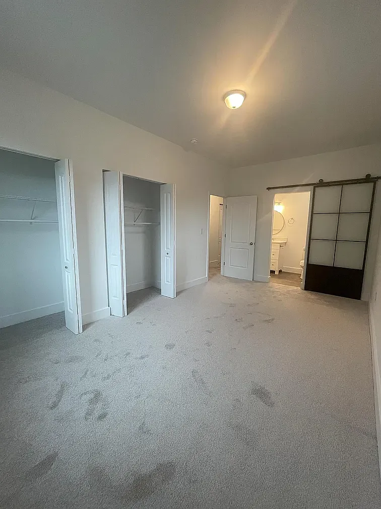 3 bed, 2.5 bath, 1800 sqft, $2,100 — Photo 4