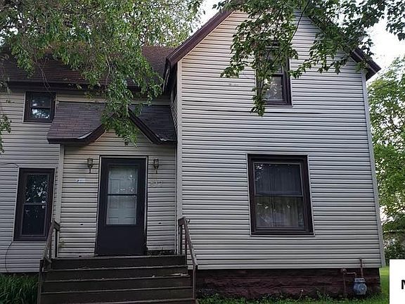2nd image of 517 4th St SE