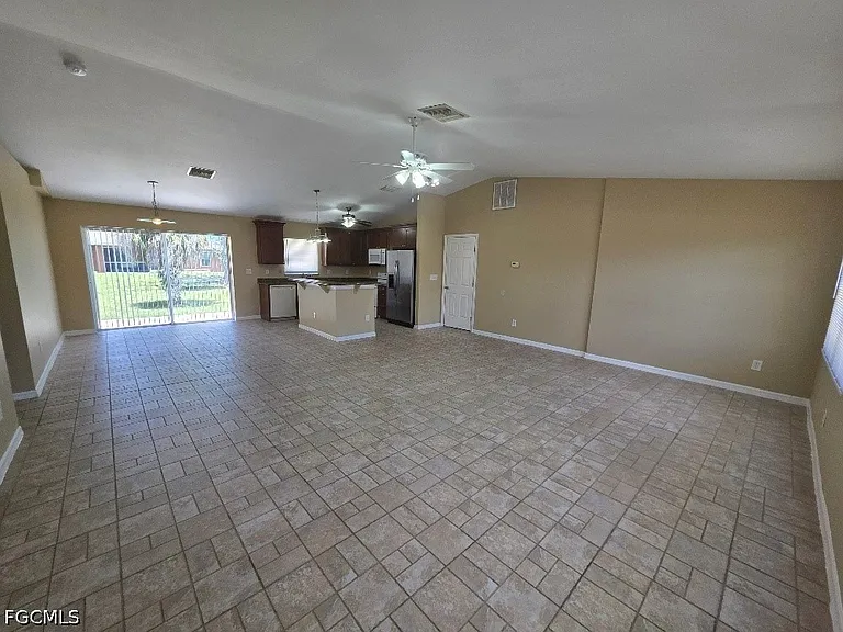348 Rancho Ave — Photo 3