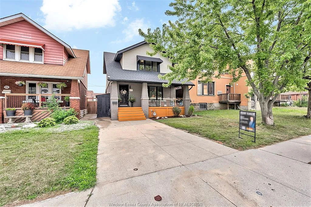 3 bed, $2,700 — Photo 2