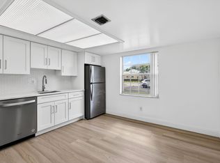 686 17th St, Vero Beach, FL 32960