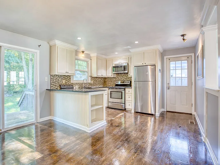 171 Newell Ave — Photo 11