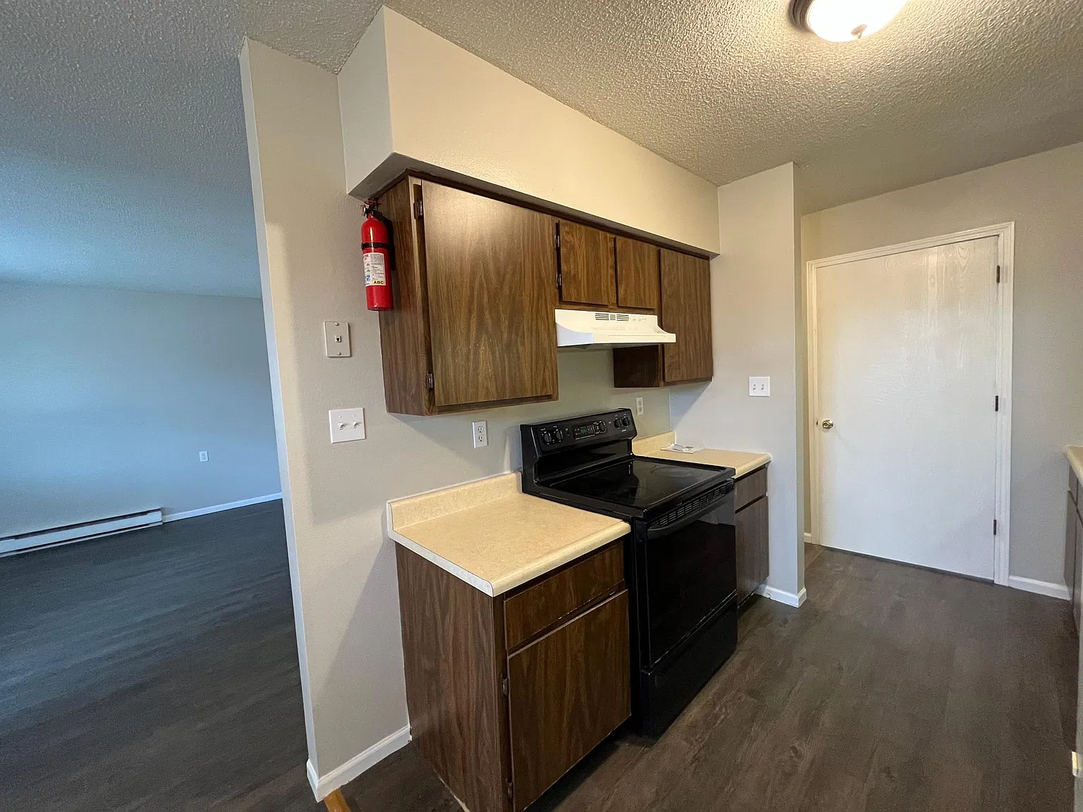 400 Park Dr — Photo 3
