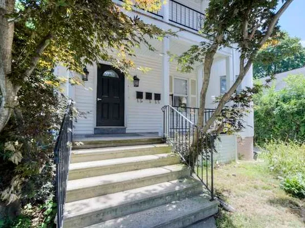 12 Sylvan St #1, Worcester, MA 01603