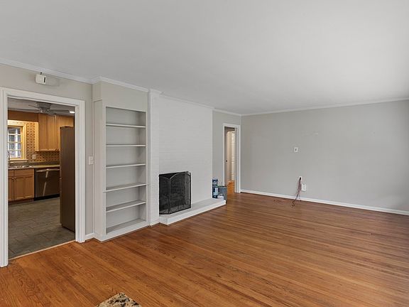 2nd image of 1513 Plaza Dr