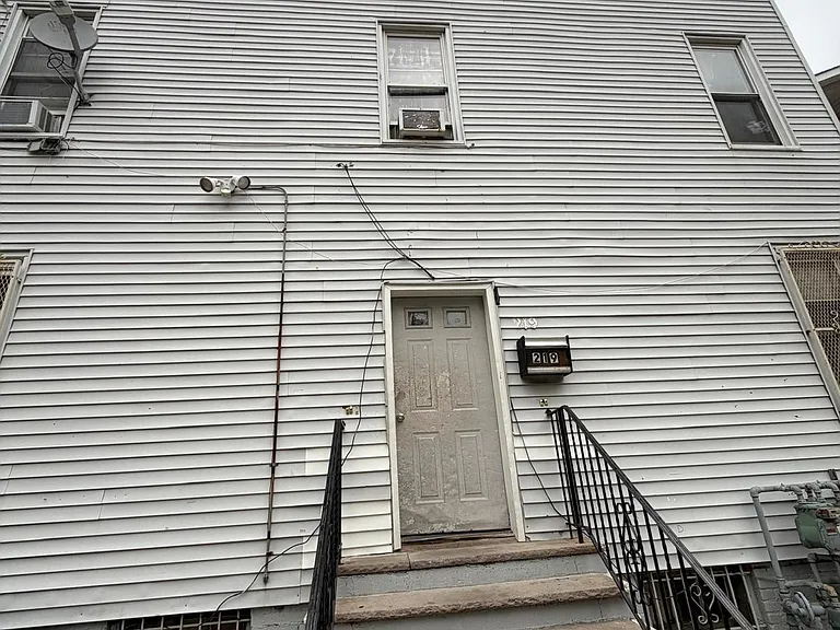 219 Magnolia Ave #3R — Photo 17