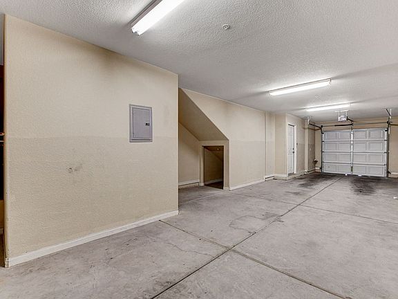 4th image of 452 Hunter Dr Unit 3