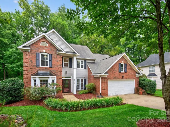4713 Hanging Ivy Dr, Charlotte, NC 28215