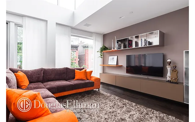 Sold by Douglas Elliman | media 18