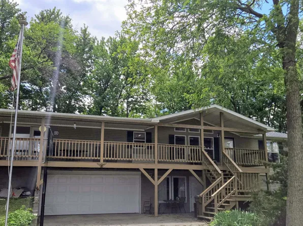 329 S 7th St, Tekamah, NE 68061