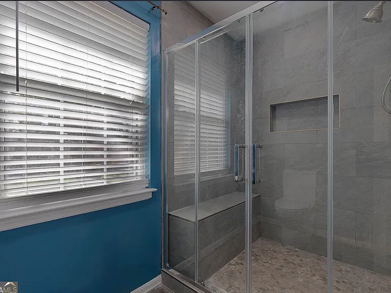 8 Cameron Ct W — Photo 18