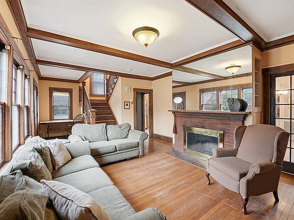 3rd image of 31 Trinity Ter