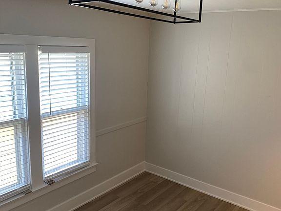 5th image of 927 Harrison Ave #2