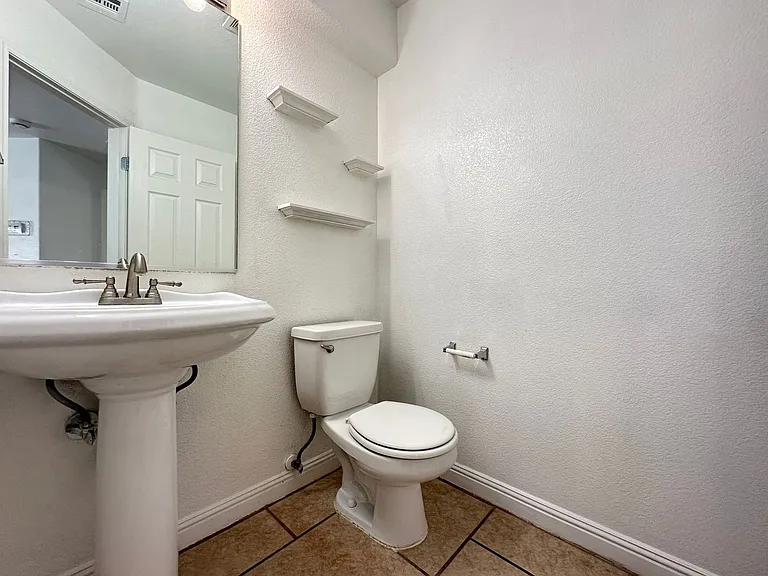 10452 Mihela Ave — Photo 7