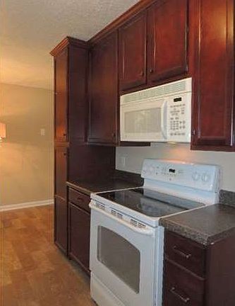 5th image of 772 Hayden Dr