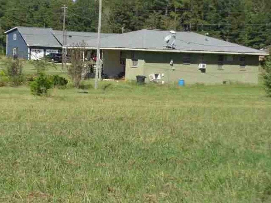 2nd image of 225 Oak Coleman Rd