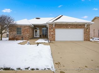 1436 Bark Ln, Shelbyville, IN 46176