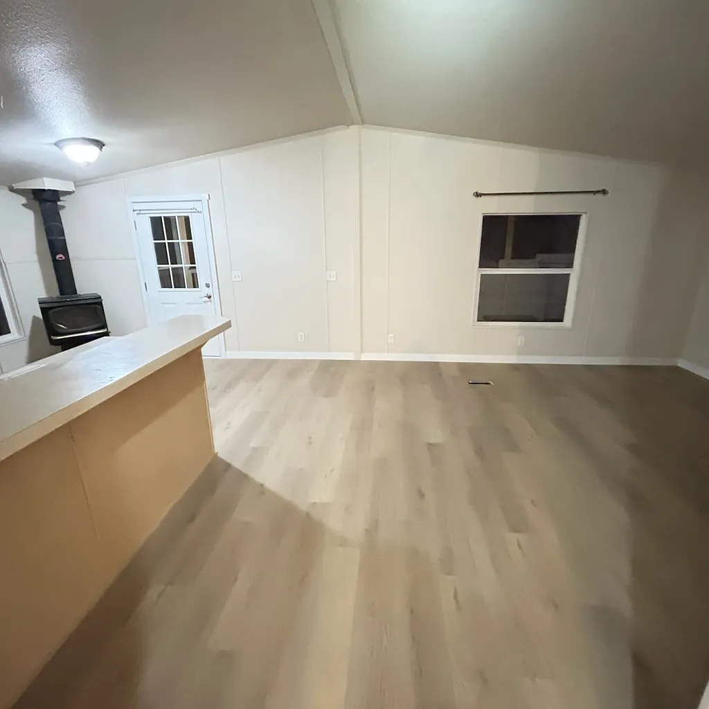 3 bed, 1080 sqft, $2,300 — Photo 4