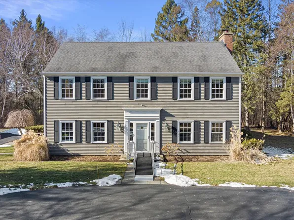 8241 North River ROAD, River Hills, WI 53217