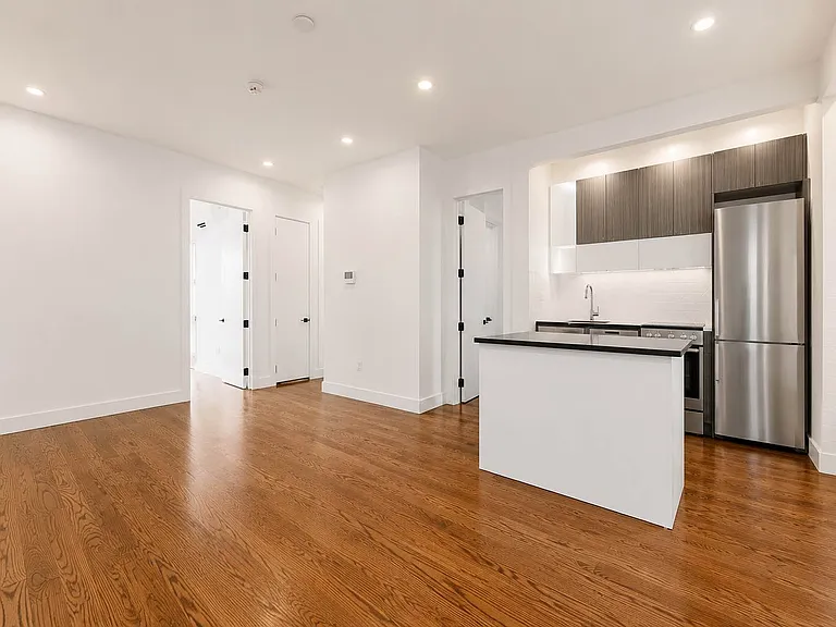 124 Erasmus St #3A — Photo 1