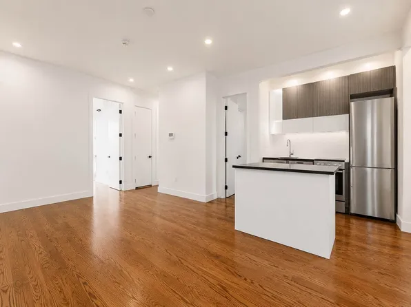 124 Erasmus Street image 1 of 9