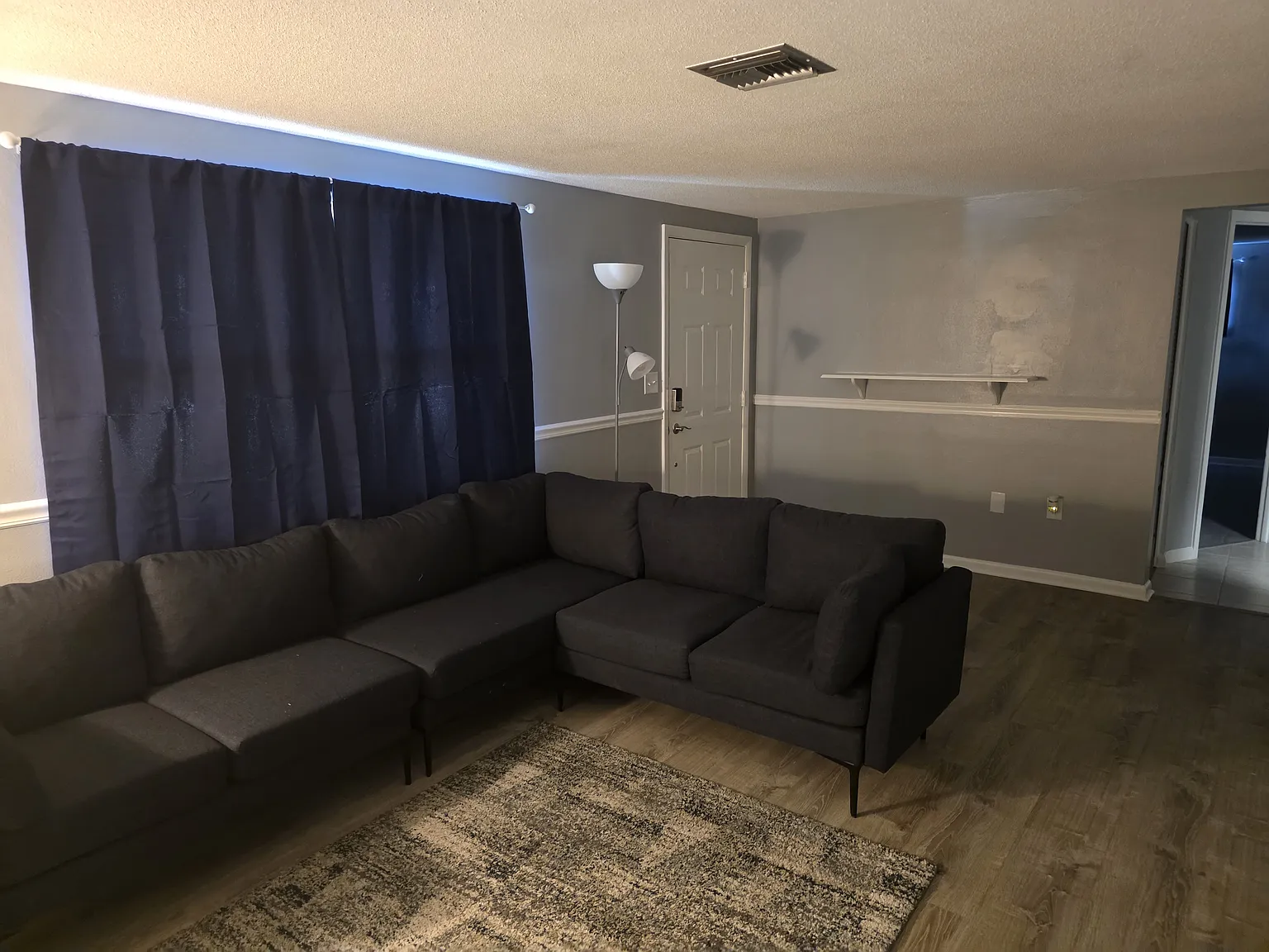 1 bed, 1.0 bath, 182 sqft, $775 — Photo 2