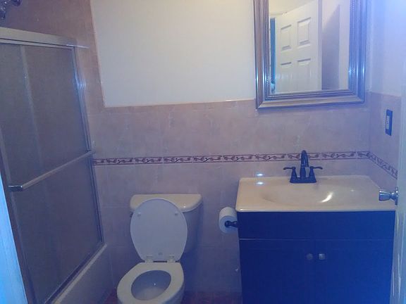 5th image of 916 E 217th St APT 3