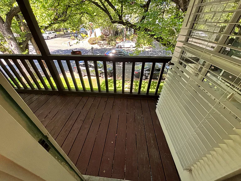 Deck/balcony