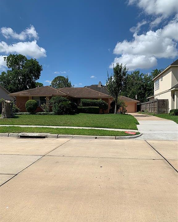 1st image of 4017 Glenshire Dr