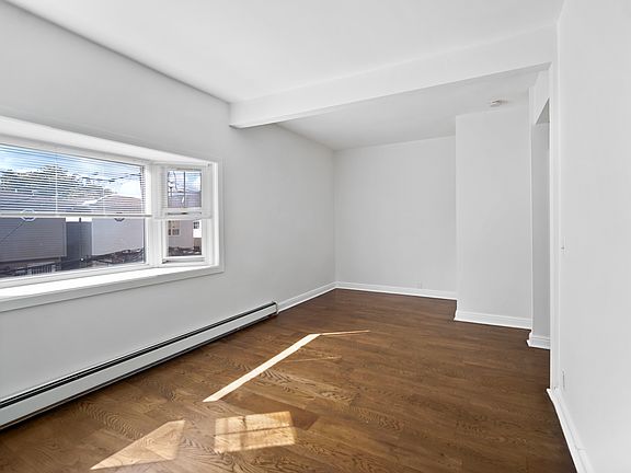 3rd image of 278 Winfield Ave #2