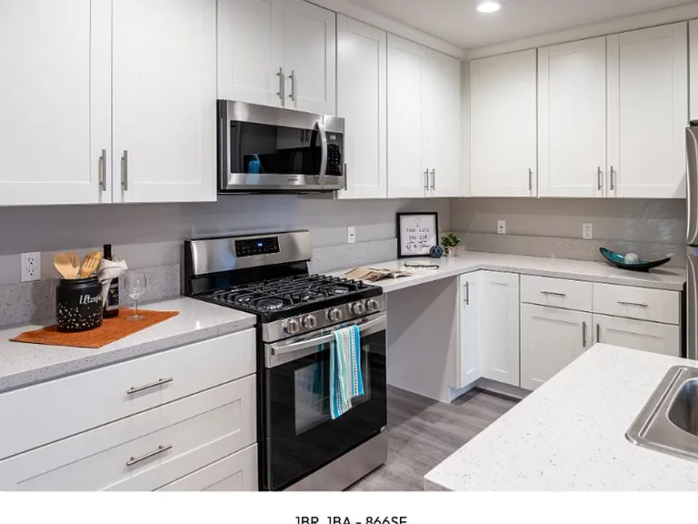 Centerpointe at Market Apartments - 3145 Market Street Riverside CA 92501 — Photo 9