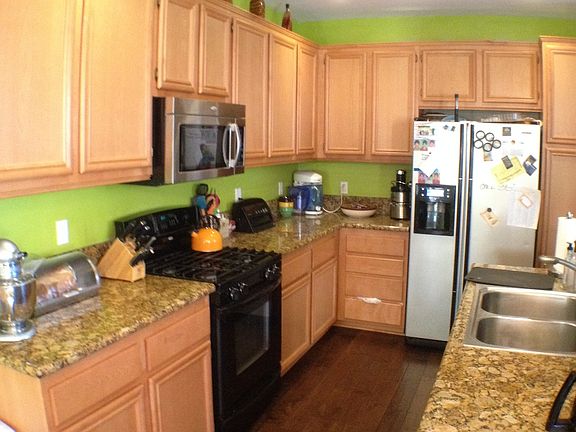 4th image of 275 Riverdale Ct APT 367