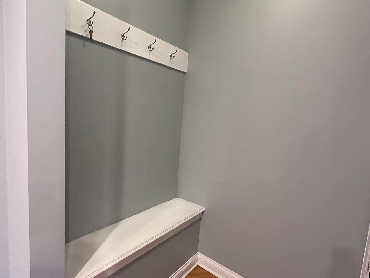 2 bed, 1000 sqft, $2,050 — Photo 2
