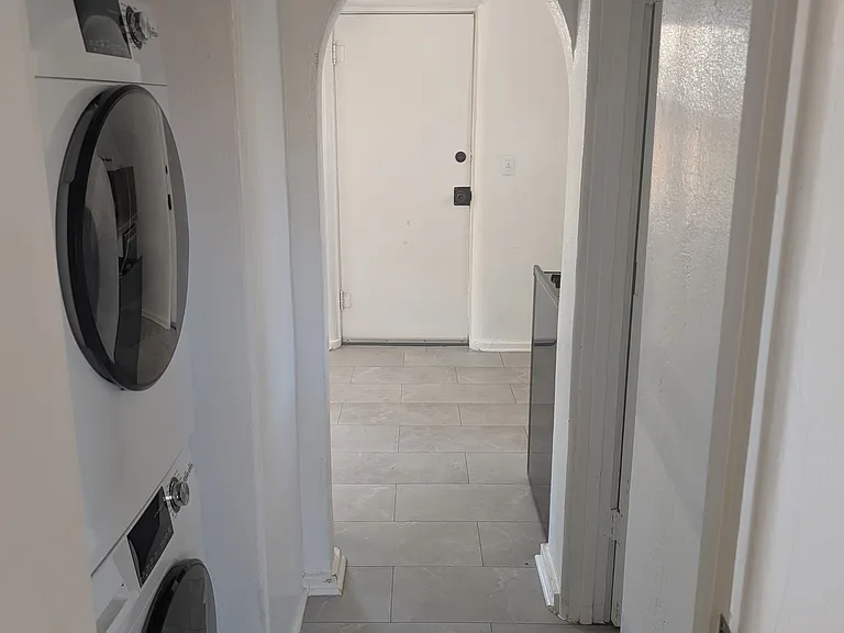 634 1/2 Alicia St — Photo 8