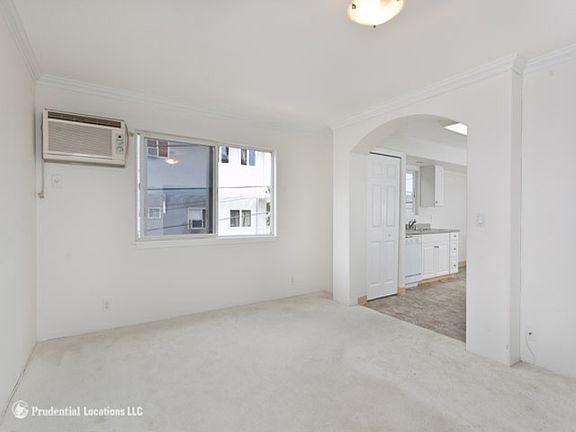 3rd image of 1914 Fern St APT 100