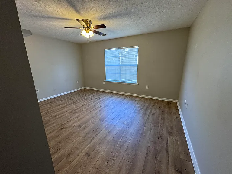 212 Spring Oak Ln — Photo 7
