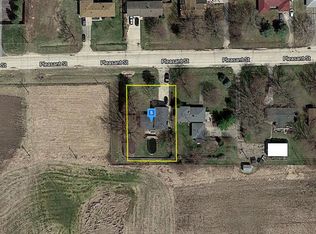 2462 Pleasant St, Dekalb, IL 60115