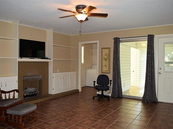 4th image of 9 Meadow Ln