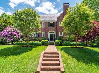 10 Benton St, Wellesley, MA 02482