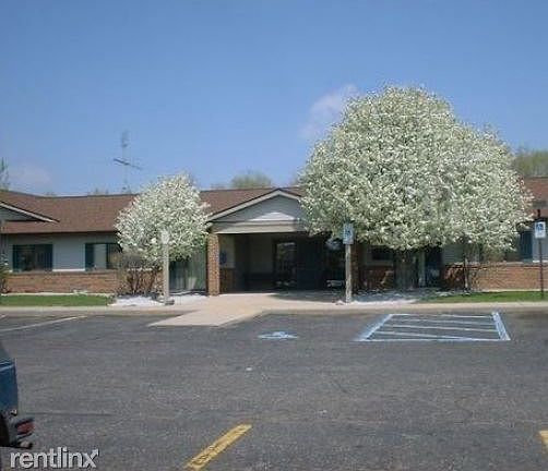 4th image of 681 E Main St