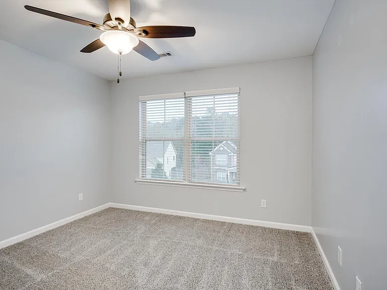 8647 Crenshaw Dr — Photo 32