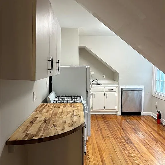 444 Burlington Rd NE #3 — Photo 10