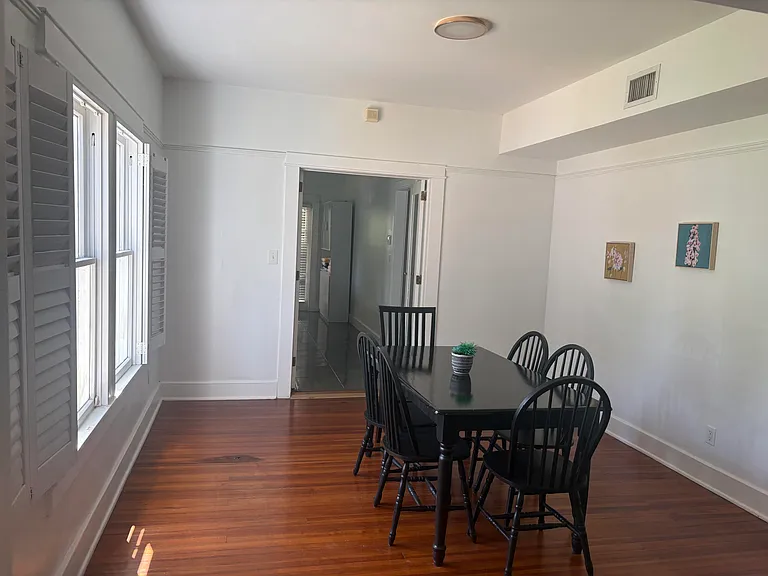 319 Buckingham Rd — Photo 3