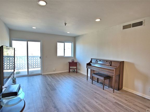 5th image of 116 Marmion Way APT 15