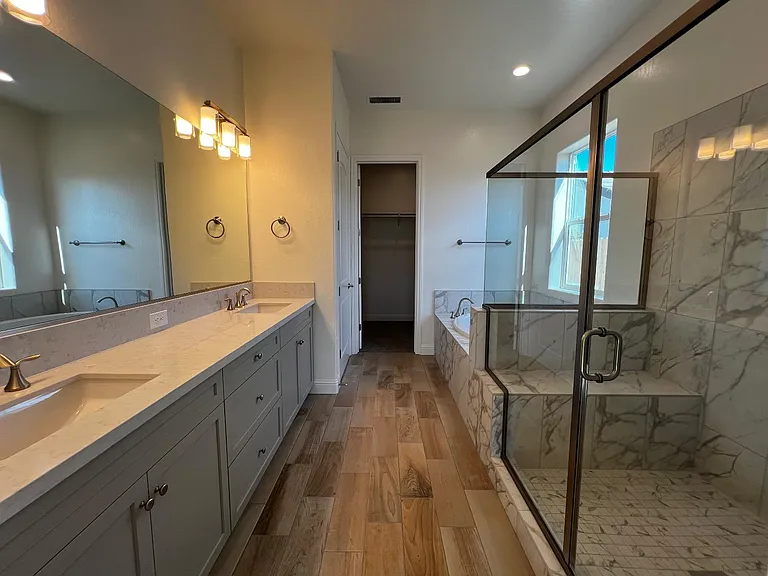 2112 Daffodil St — Photo 9