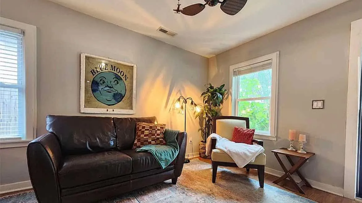 2 bed, 914 sqft, $1,000 — Photo 2
