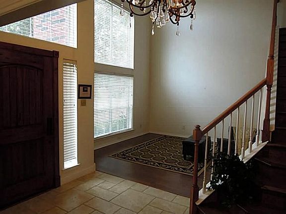 2nd image of 413 Pecan Hollow Dr